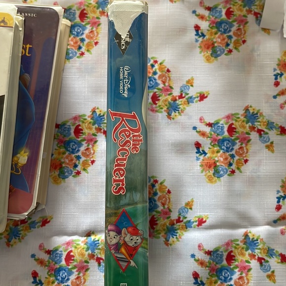 Disney The Rescuers VHS 1992 - Picture 3 of 4